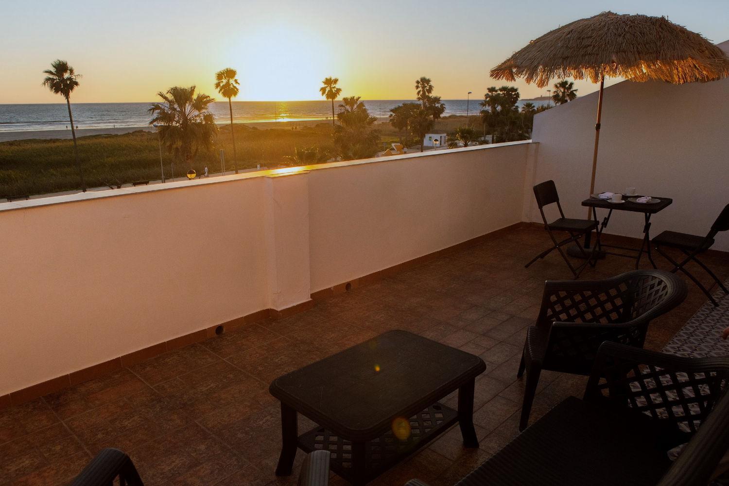 Hotel Playa Conil - Beachfront Studios & Suites Conil De La Frontera Zewnętrze zdjęcie