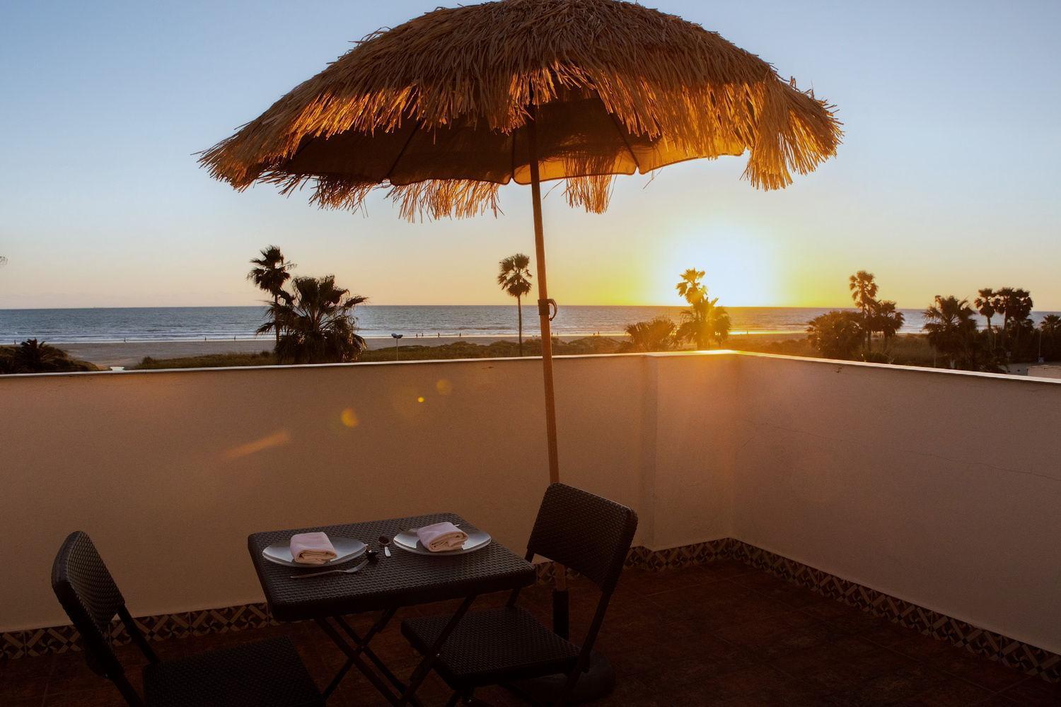 Hotel Playa Conil - Beachfront Studios & Suites Conil De La Frontera Zewnętrze zdjęcie
